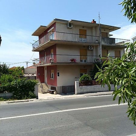 Apartments Pericic Podstrana Ngoại thất bức ảnh